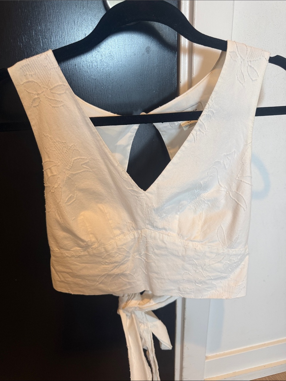 Club Monaco Tie-Back V-Neck Cropped Top - Women's size small